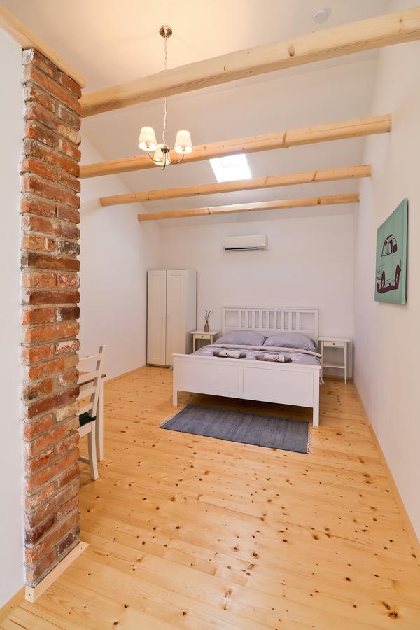 La Bobul Apartments Drnholec Exterior foto